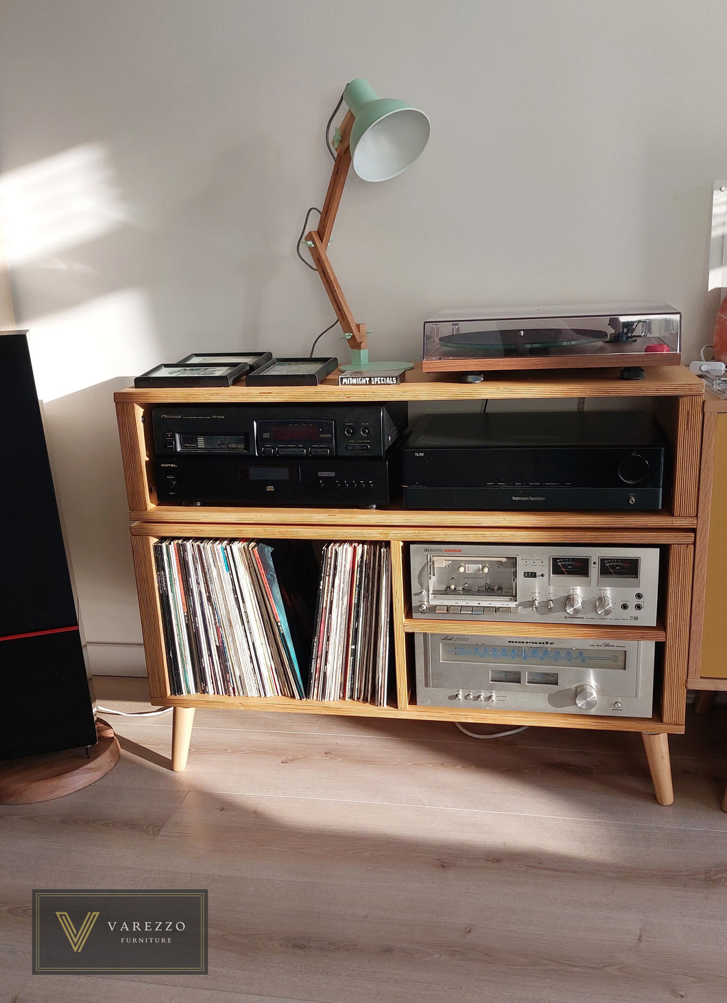 Record Player Table with a hi-fi shelf | Vinyl Record Storage | Turntable Stand | Varezzo Asti V37B | 100cm Light Oak